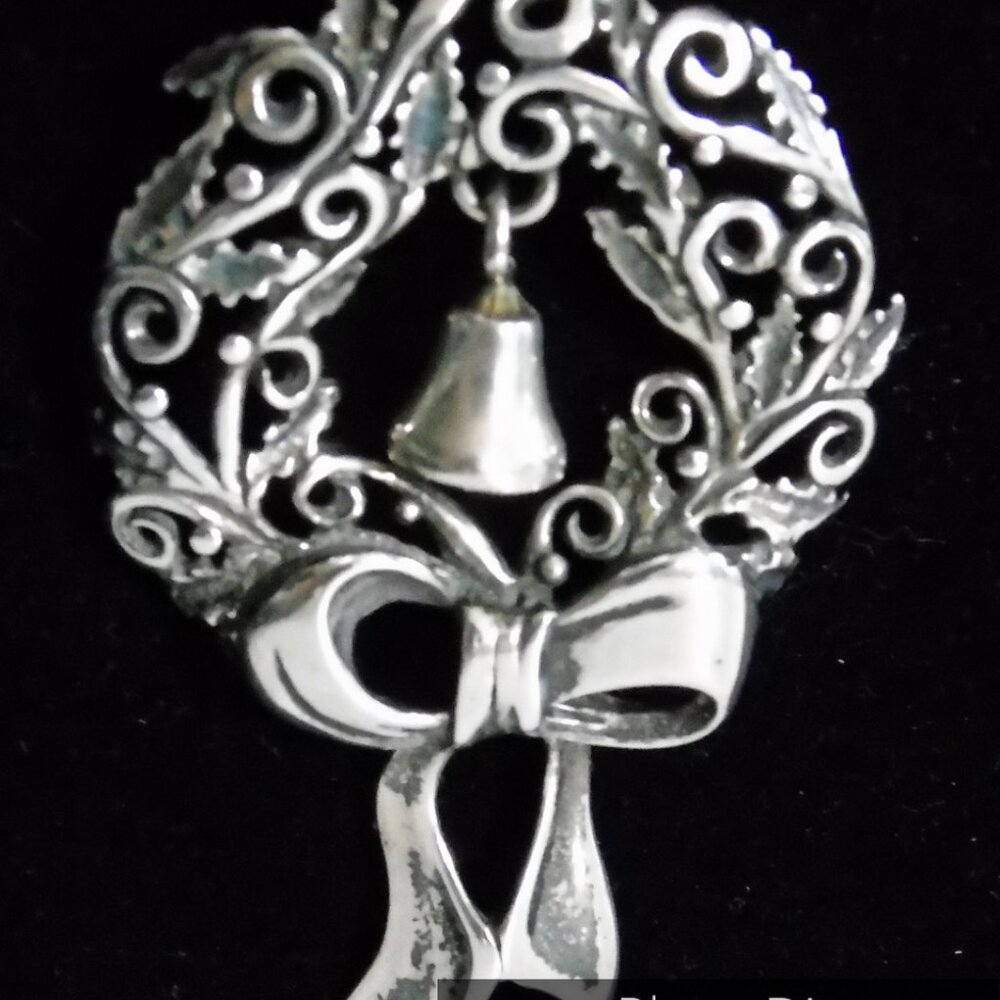 Vintage Jezlaine 925 Sterling Silver Christmas Wreath & Articulated Bell Brooch